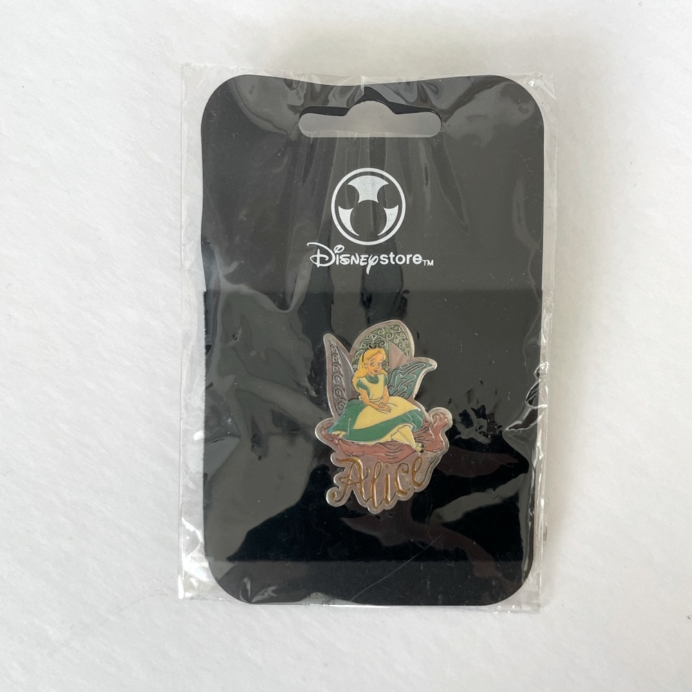 Disney Store Alice in Wonderland Pin